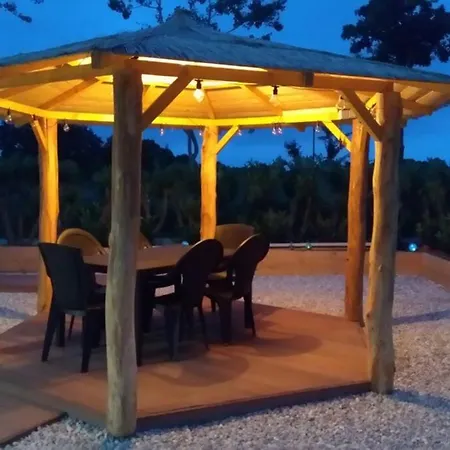 Le Spa Des 4 Saisons Avec Jacuzzi Privatif